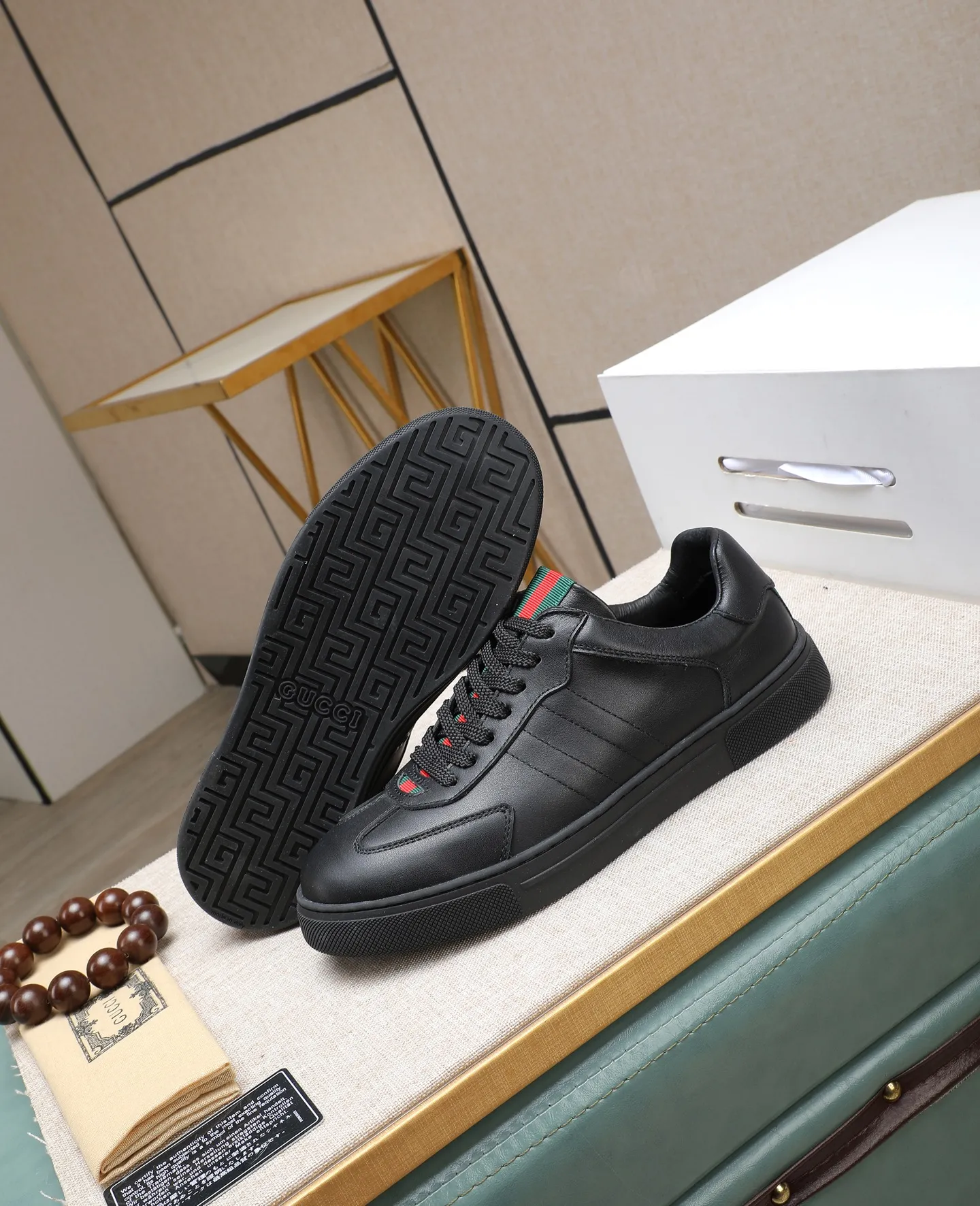 Men's shoes 💰420 GUCCI🔍🔍The latest model is available at the counter simultaneously. Original calfskin imported from Italy, genuine leather lining, (high-end, extravagant and classy) with exquisite workmanship. Sole: Original sole provided by the original factory. ⚠Exclusive double-layer movable molded sole is super comfortable⚠. Photographed in real life. 🎬The real thing is better. 🔍🔍"High quality·Follow the order" code number 38-44